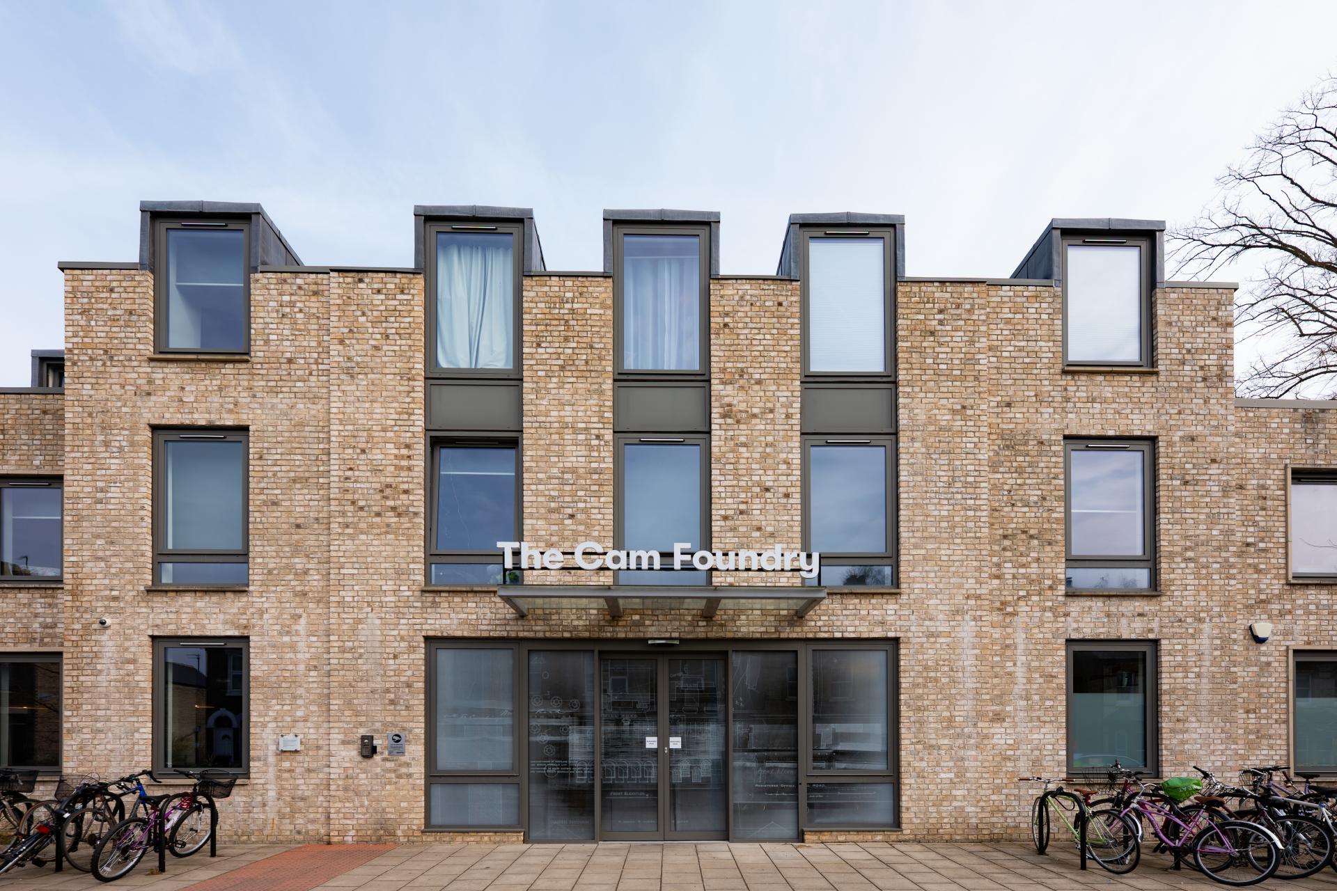  Gold Shared House  -  The Cam Foundry  - Gallery -  16