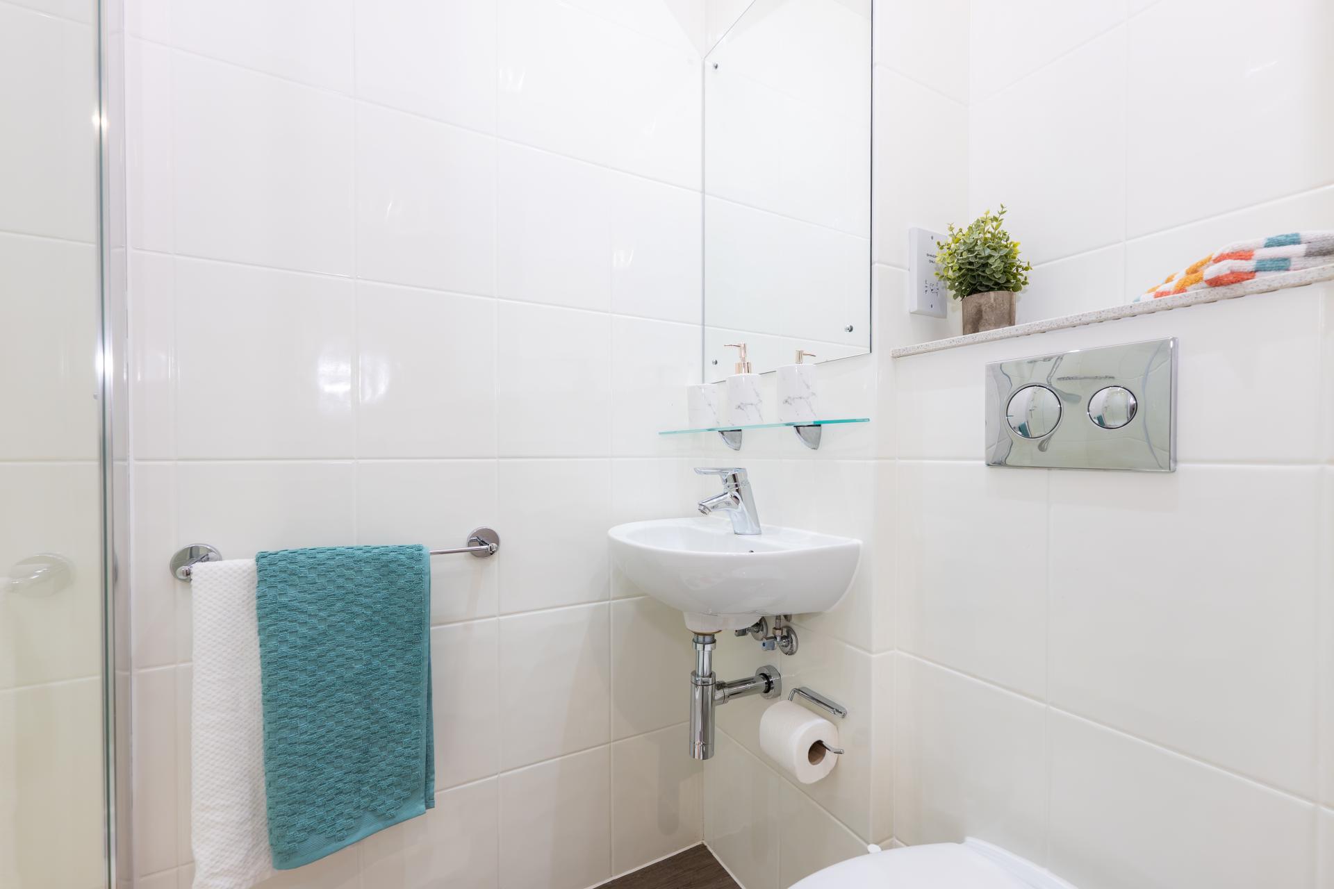  Silver En-Suite  -  The Cam Foundry  - Gallery -  11