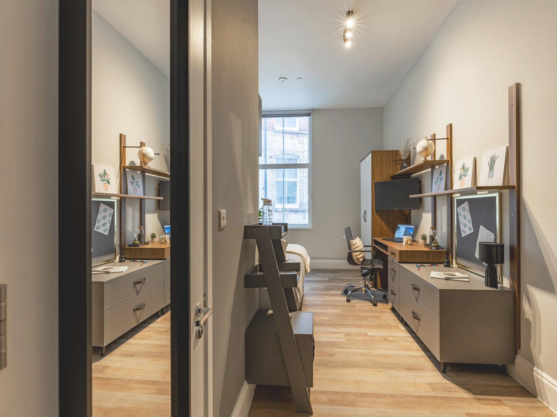 Gold En-Suite - Chamberlain Place - Gallery - 2
