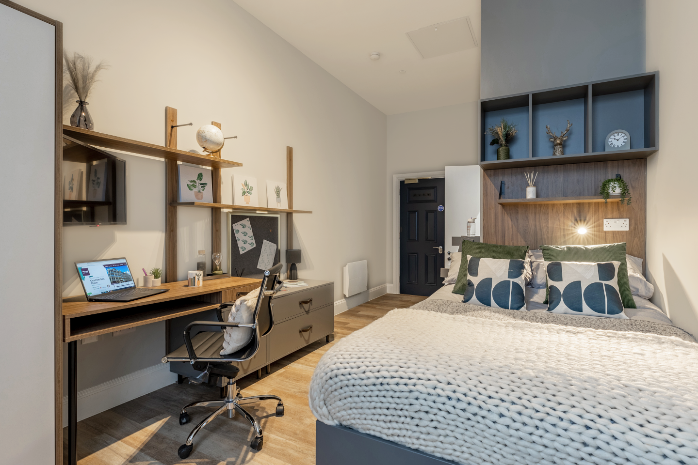 Gold En-Suite - Chamberlain Place - Gallery - 1