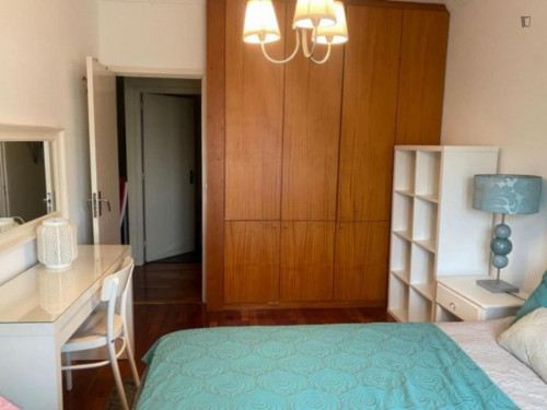 Welcoming double bedroom close to Braga train station