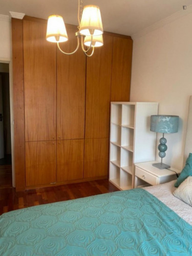 Welcoming double bedroom close to Braga train station