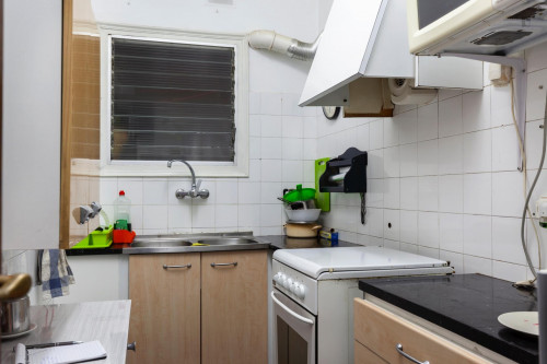 Single bedroom in 3-bedroom apartment - Gallery - 11