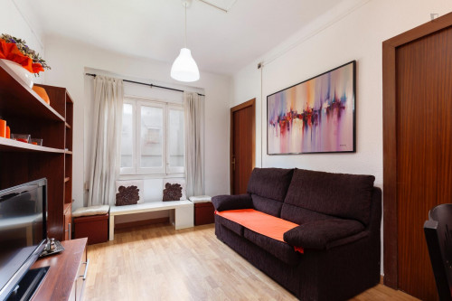 Single bedroom in 3-bedroom apartment - Gallery - 7