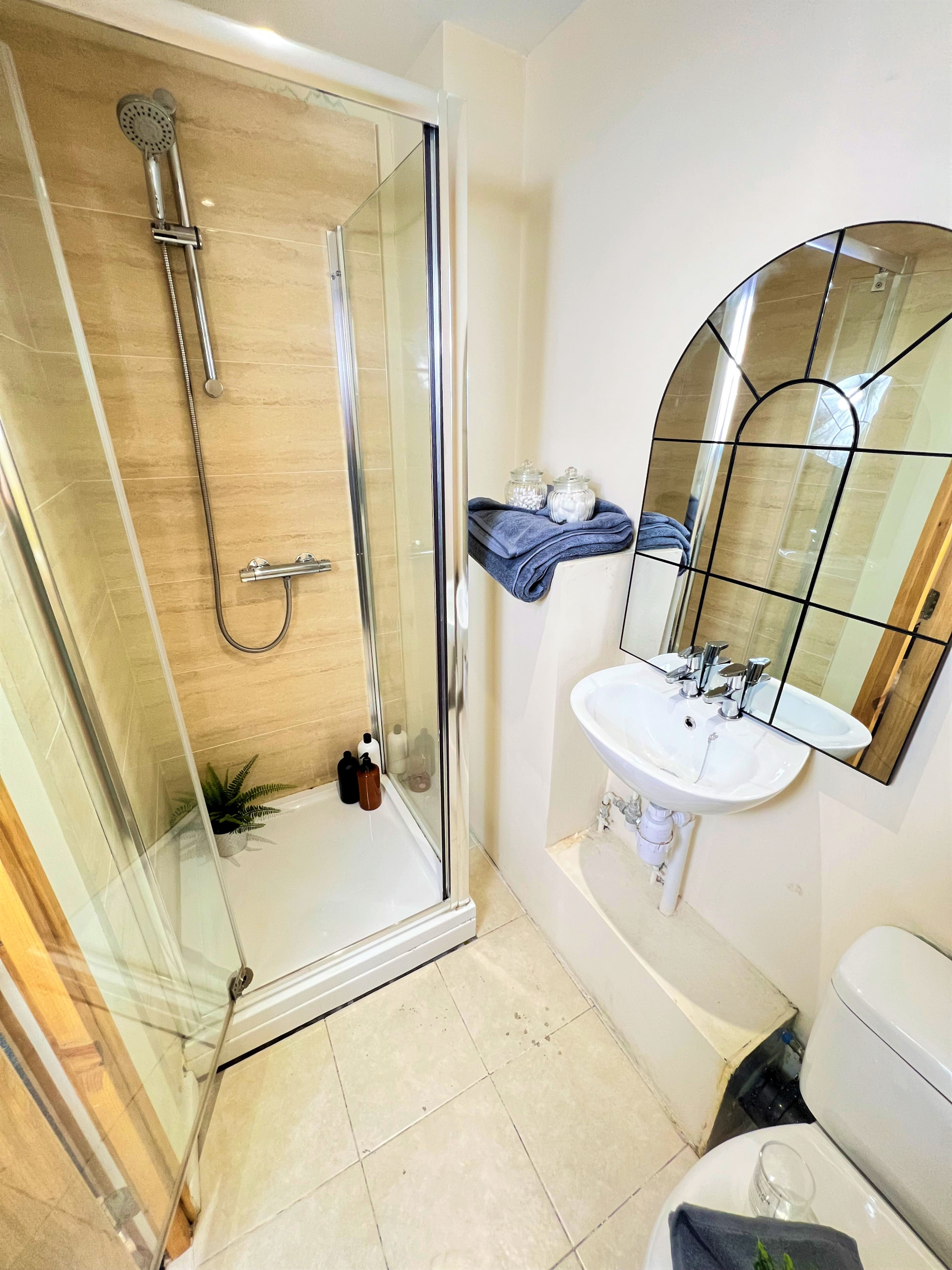  Deluxe En-Suite  -  Stratus  - Gallery -  3