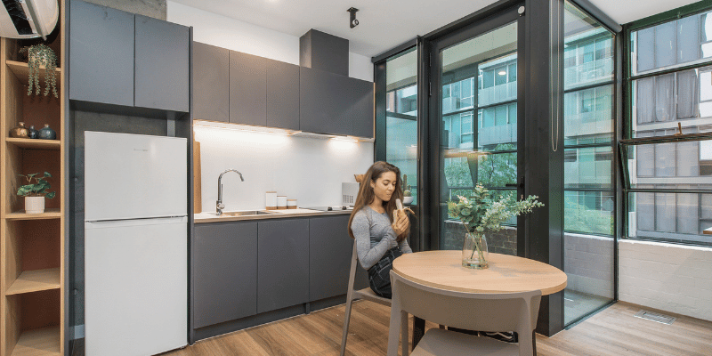  Studio Queen Accessible  -  UniLodge Melbourne Flagstaff  - Gallery -  3