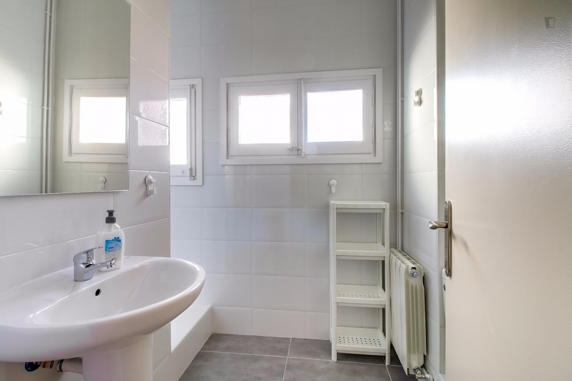 Compact double bedroom in hip Esquerra de l'Eixample