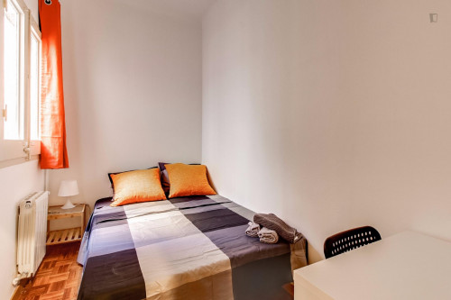 Compact double bedroom in hip Esquerra de l'Eixample  - Gallery -  3