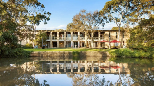 Glenn College - La Trobe University Bundoora