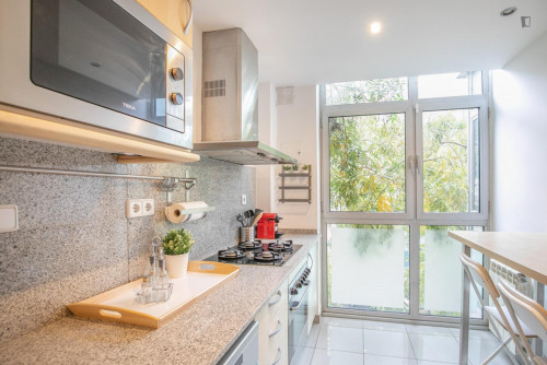 Spacious and comfortable 3-bedroom apartment in the heart of Gracia neighborhood