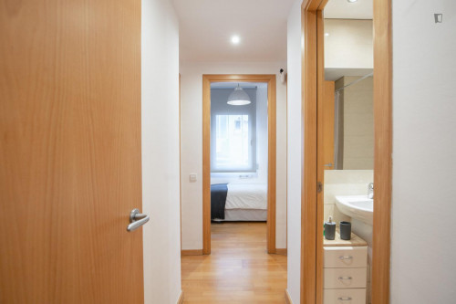 Spacious and comfortable 3-bedroom apartment in the heart of Gracia neighborhood
