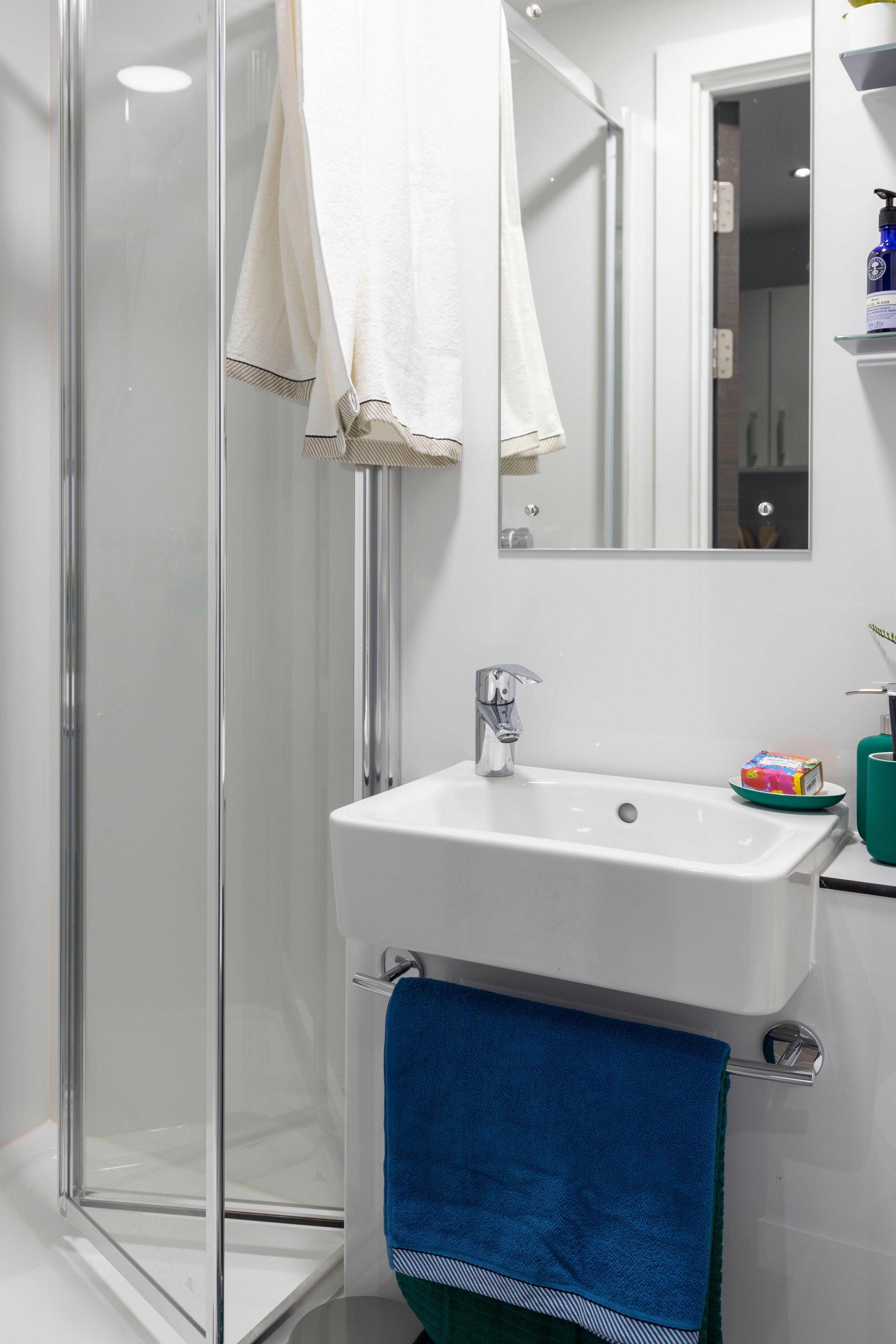  Ground Floor/Lower Ground Floor Premier Studio  -  9 De Montfort Mews  - Gallery -  5