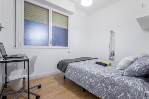 Very cool double bedroom near the lovely Parc dels Til·lers - Gallery - 17