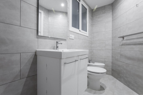 Very cool double bedroom near the lovely Parc dels Til·lers - Gallery - 6
