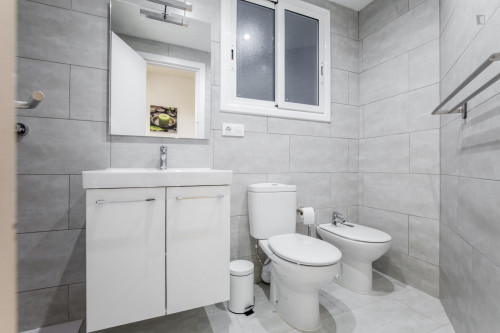 Very cool double bedroom near the lovely Parc dels Til·lers - Gallery - 8