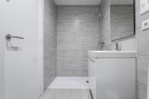 Very cool double bedroom near the lovely Parc dels Til·lers - Gallery - 7