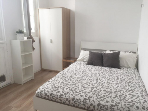 Double bedroom in the nice Opera neighbourhood - Gallery - 2