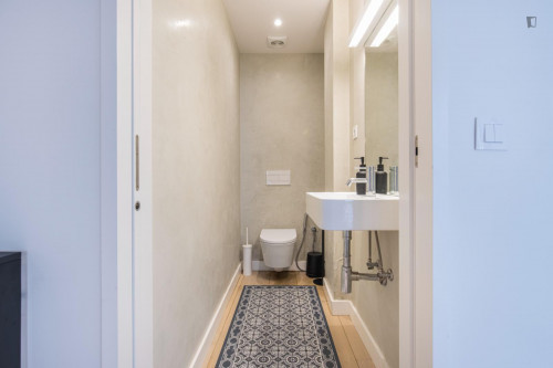 Very stylish 1-Bedroom apartment with patio in Campo de Ourique