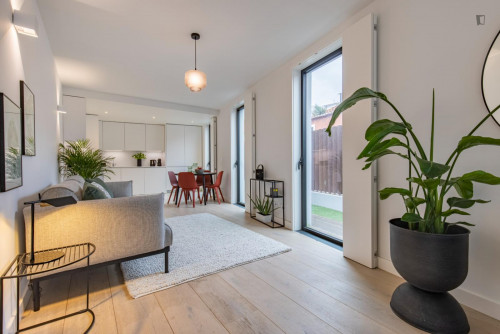 Very stylish 1-Bedroom apartment with patio in Campo de Ourique - Gallery - 37