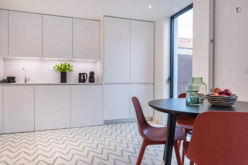 Very stylish 1-Bedroom apartment with patio in Campo de Ourique - Gallery - 12