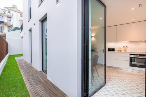 Very stylish 1-Bedroom apartment with patio in Campo de Ourique - Gallery - 22