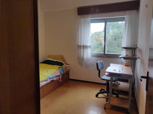 Nice single bedroom close to Lumiar metro station