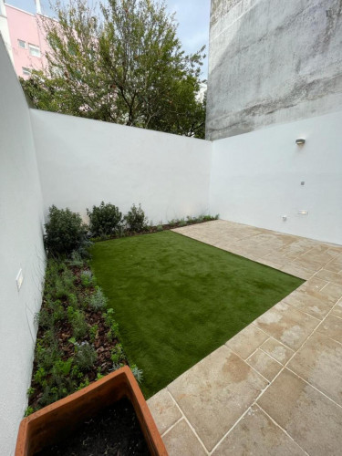 Charming 1-bedroom apartment with outdoor area in Ajuda