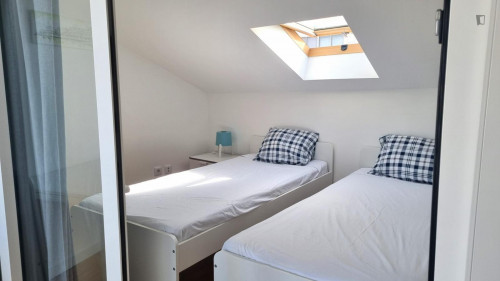 Bright 2-bedroom duplex with a terrace near Miradouro da Senhora do Monte - Gallery - 12
