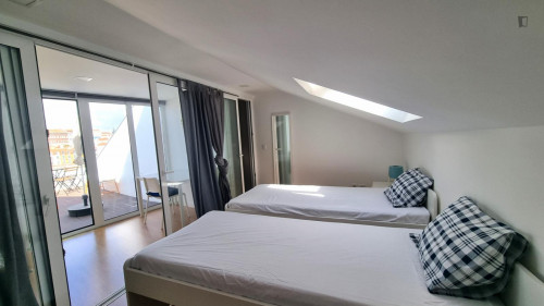 Bright 2-bedroom duplex with a terrace near Miradouro da Senhora do Monte - Gallery - 11