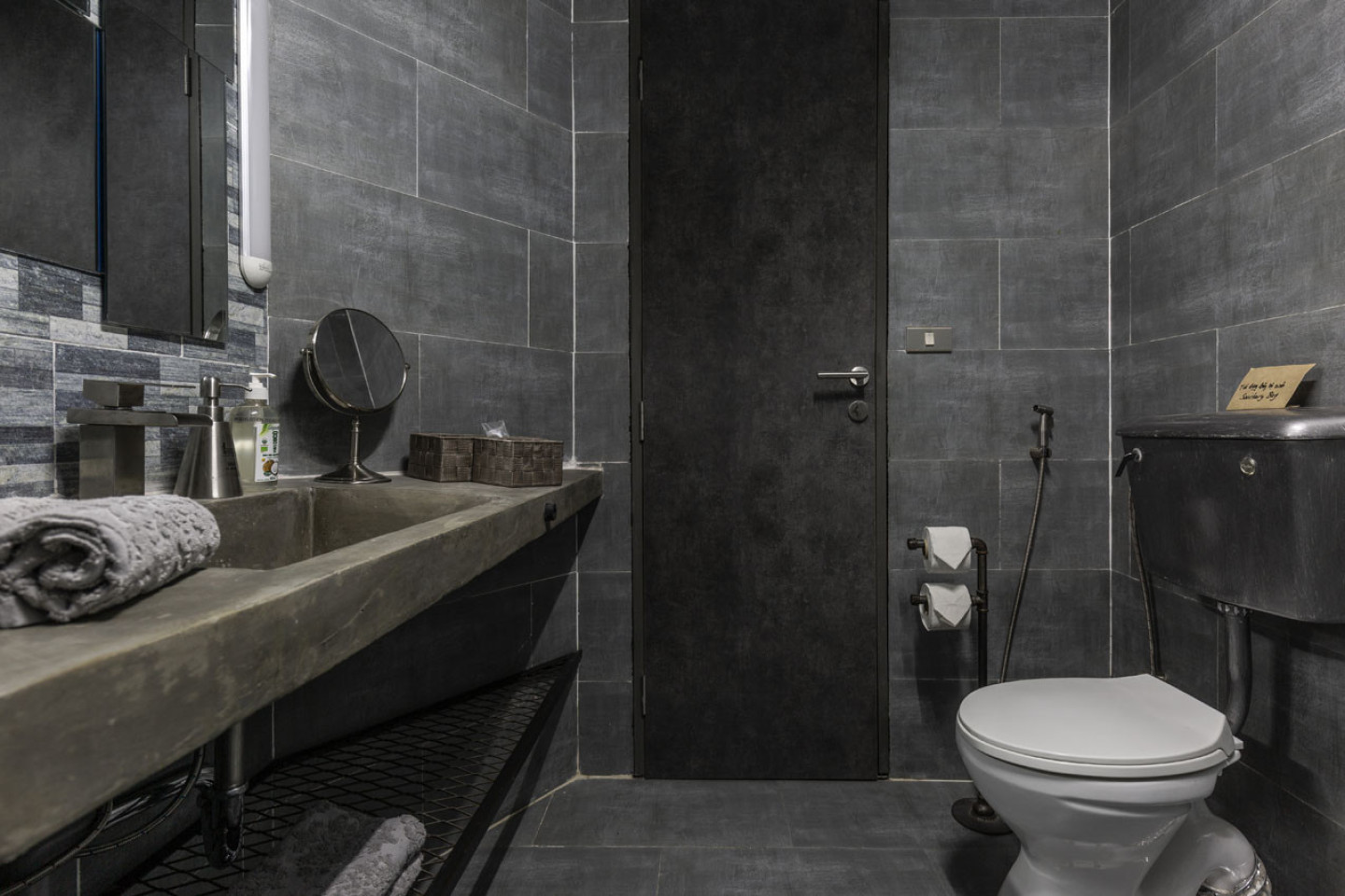  Deluxe Double Room  -  Eco Friendly House w/ Workspaces + Elevator + Gym Residence  - Gallery -  3