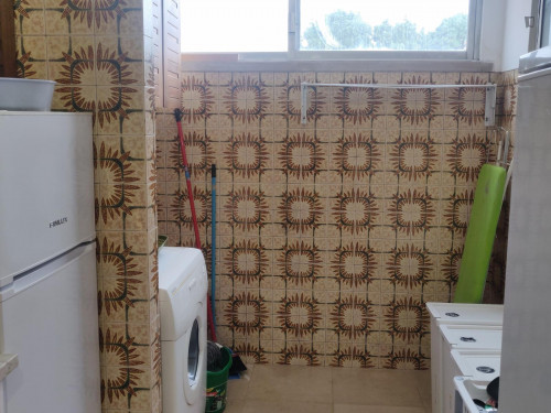 Nice single bedroom in a 4-bedroom apartment
