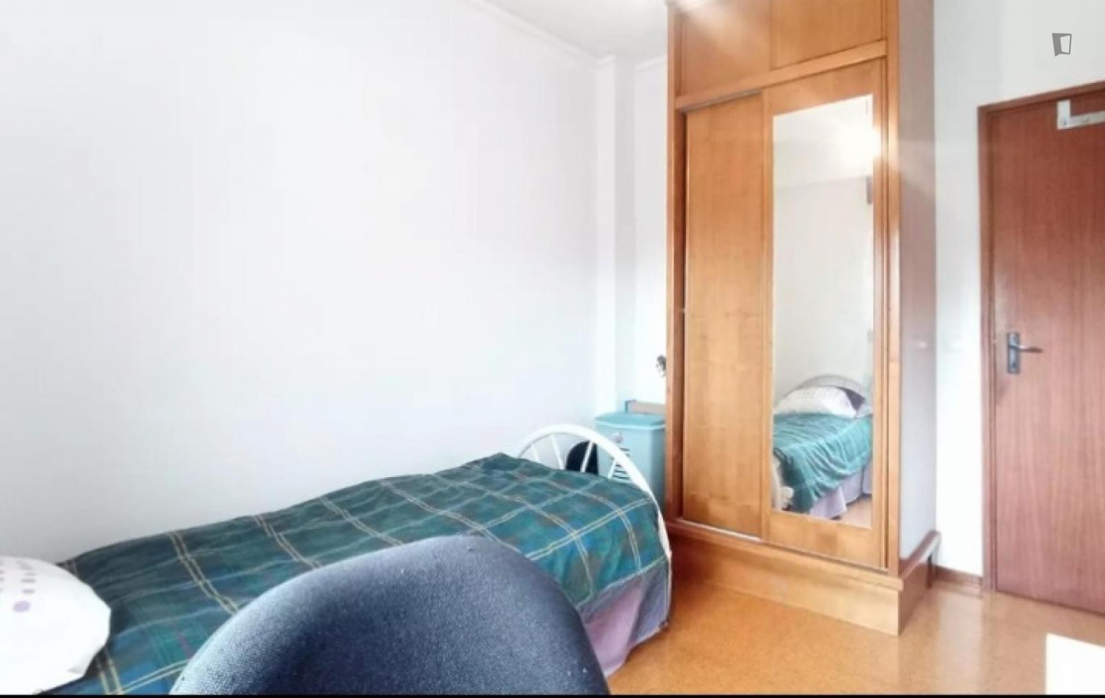 Nice Single Bedroom In A 4-Bedroom Apartment - 1