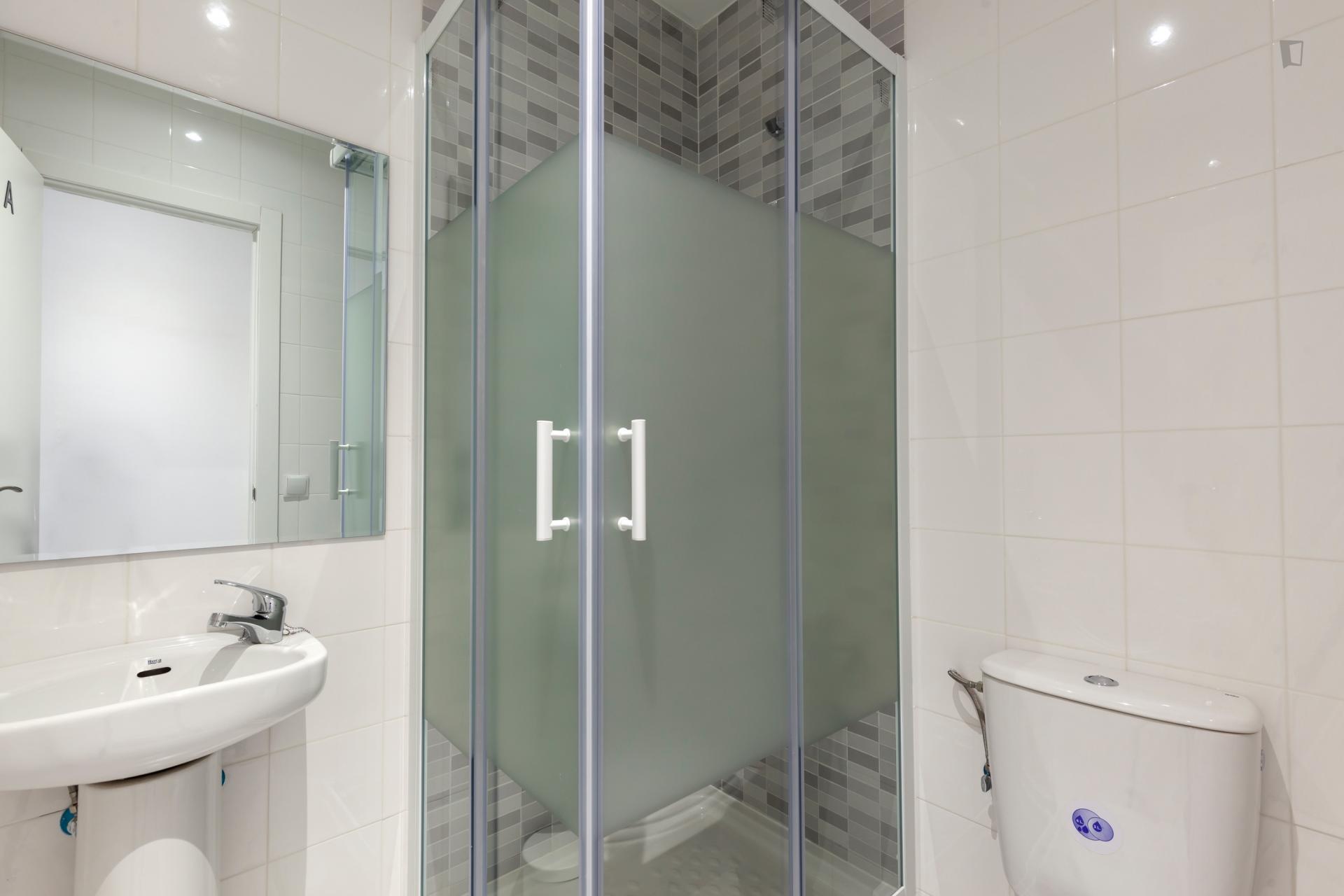 Lovely double bedroom close to Facultat de Filosofia - Universitat de Barcelona