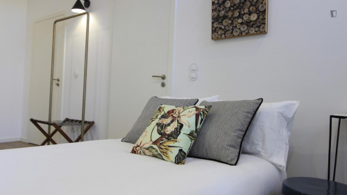 Spacious 1-Bedroom apartment near GuimarãeShopping Centre - Gallery - 10