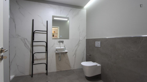 Spacious 1-Bedroom apartment near GuimarãeShopping Centre - Gallery - 15