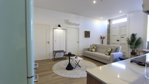 Spacious 1-Bedroom apartment near GuimarãeShopping Centre - Gallery - 6