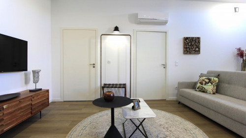 Spacious 1-Bedroom apartment near GuimarãeShopping Centre - Gallery - 7