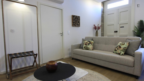 Spacious 1-Bedroom apartment near GuimarãeShopping Centre - Gallery - 8