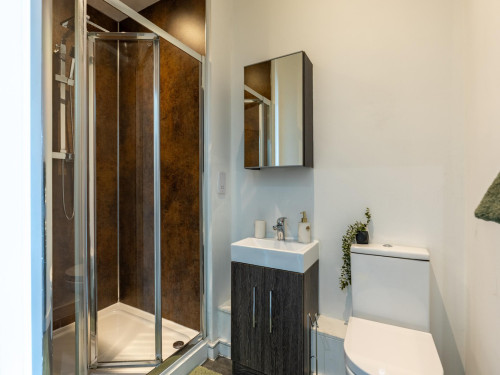 Redvers Tower - Gallery - 25