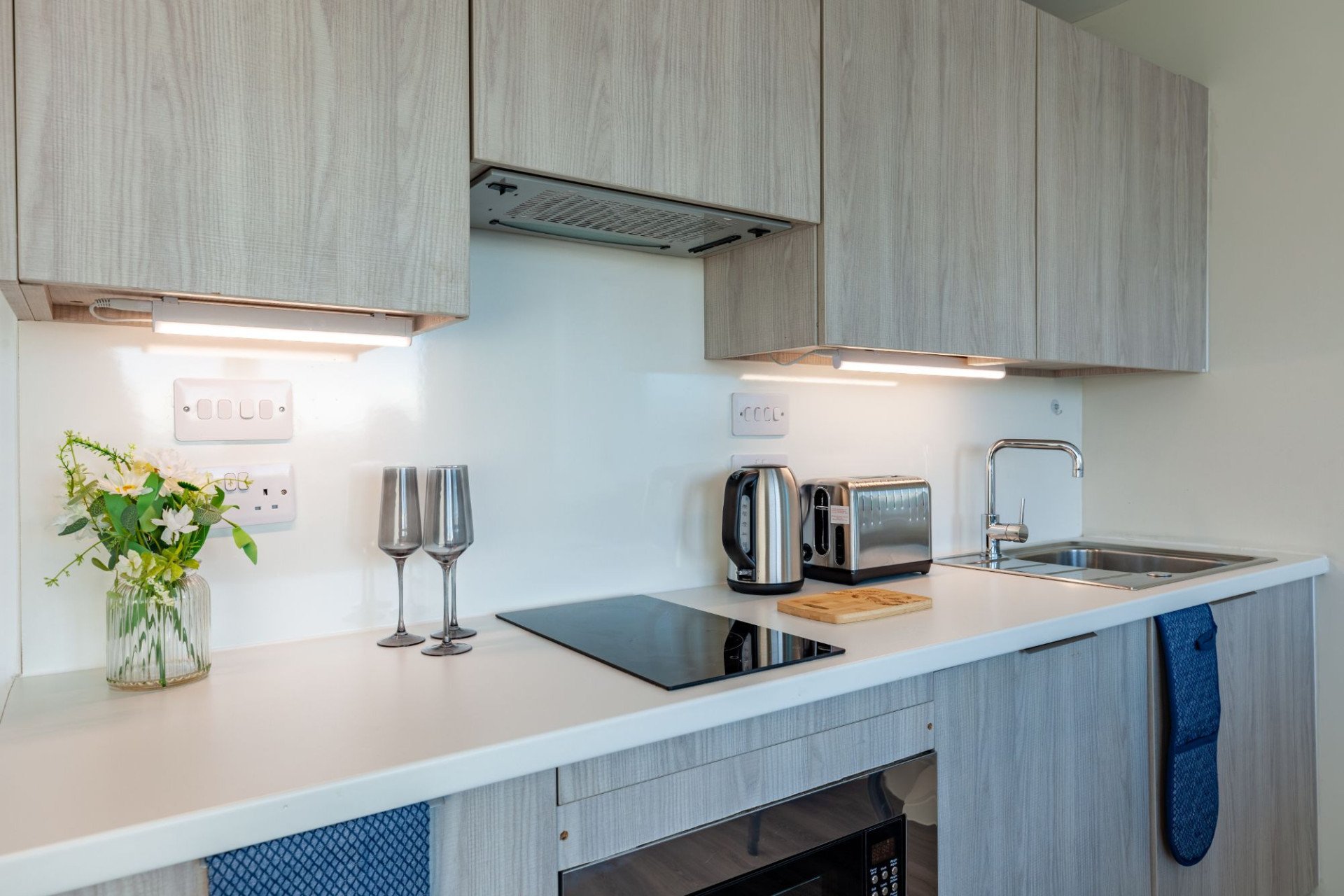  Silver Studio  -  Redvers Tower  - Gallery -  3