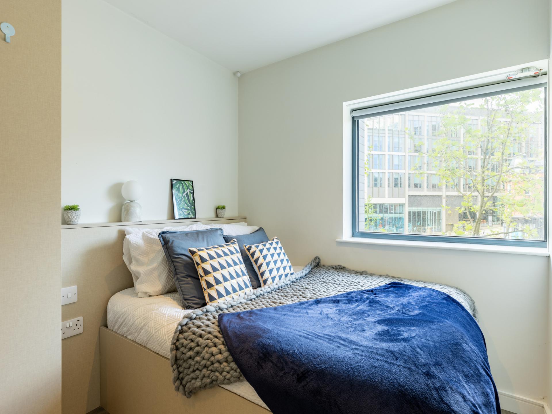 2 Bed Flat - 13