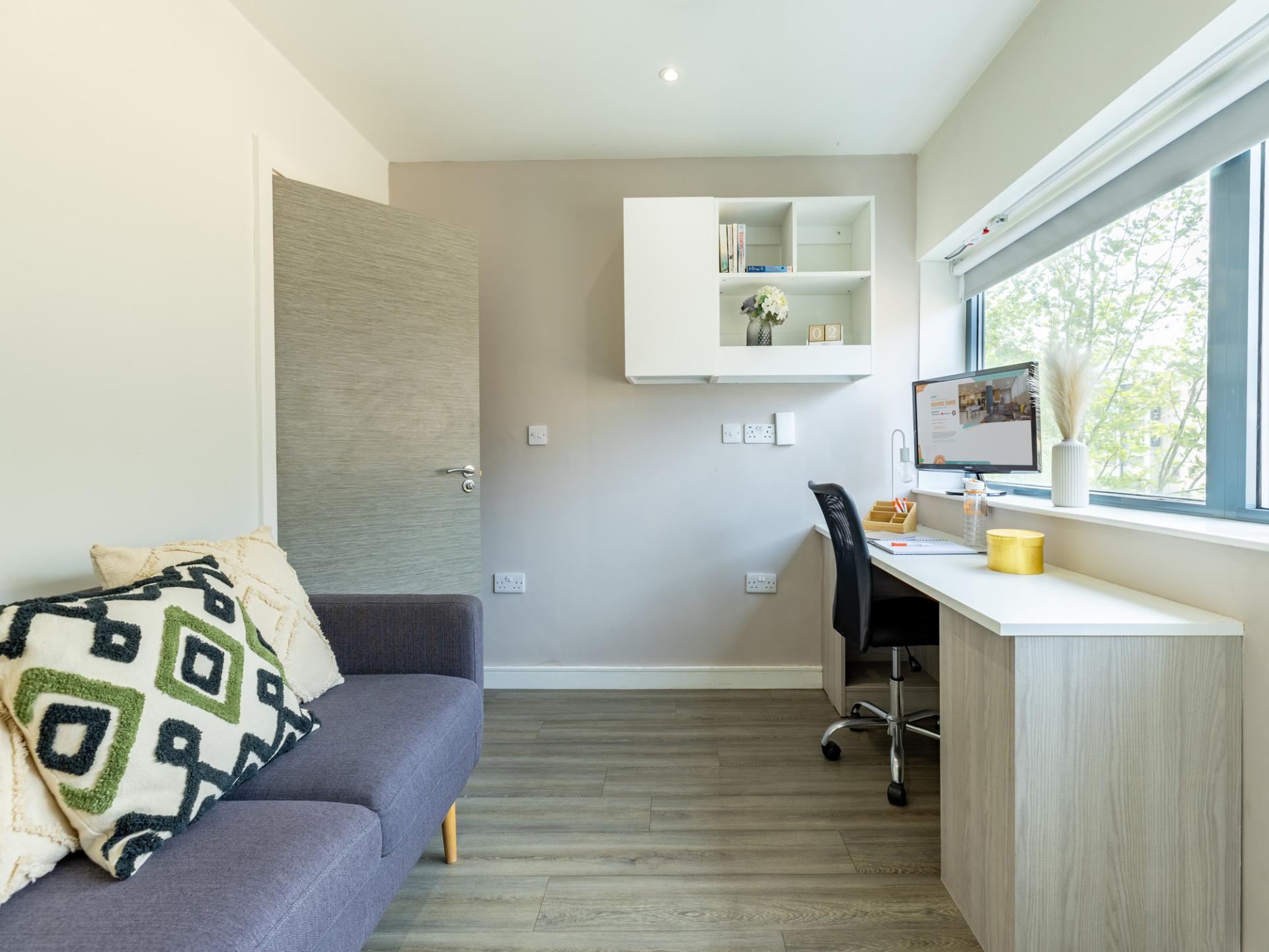 2 Bed Flat - 17