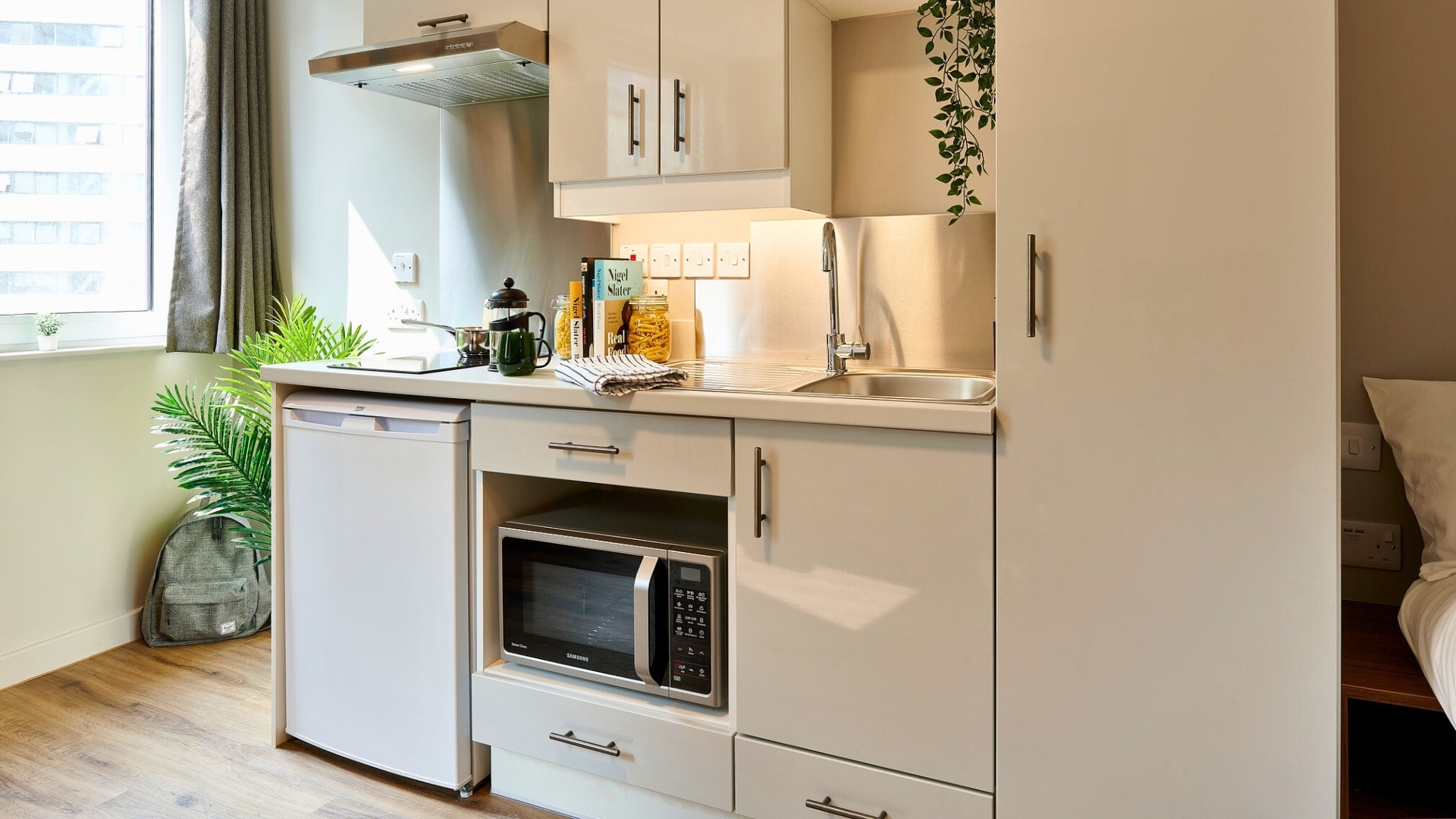  Penthouse Plus Studio  -  The Helix Wembley  - Gallery -  3