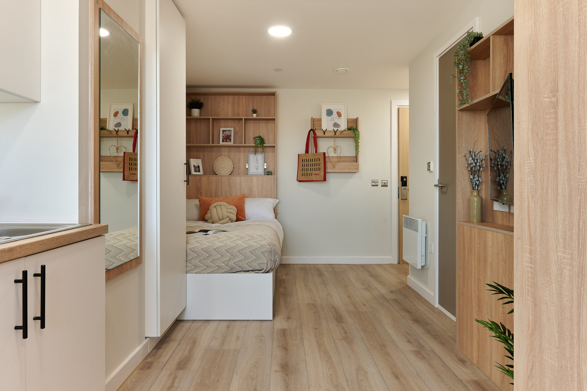 Platinum/Accessible Studio - 1