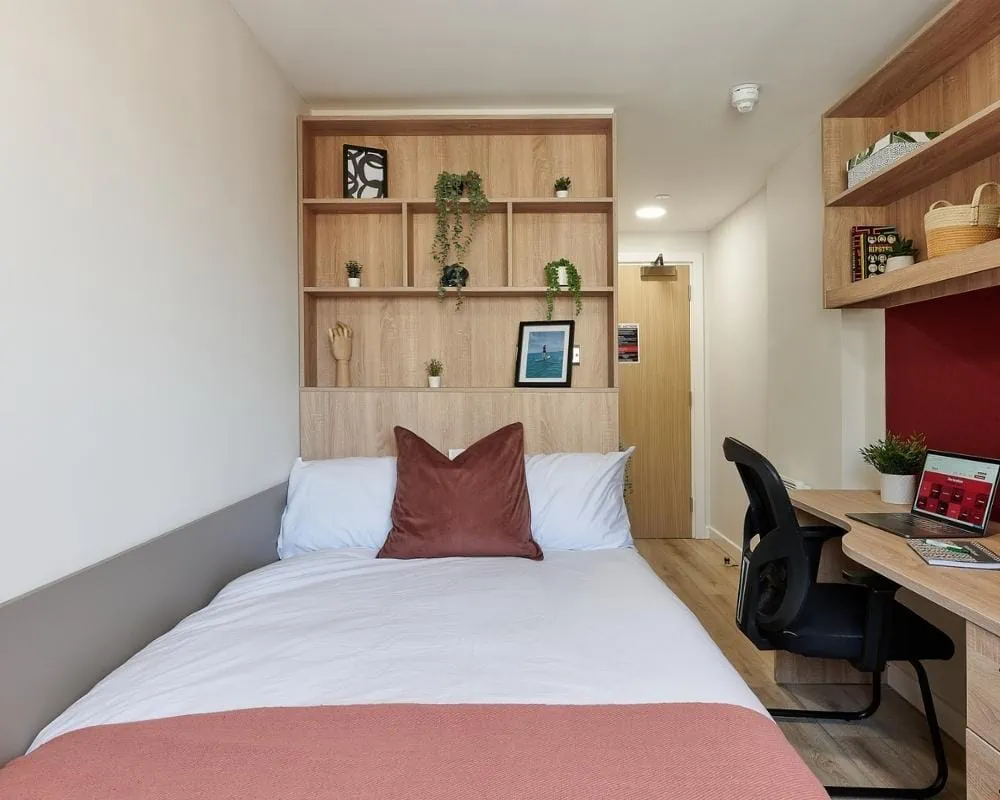  Bronze En-Suite  -  Christchurch Road  - Gallery -  1