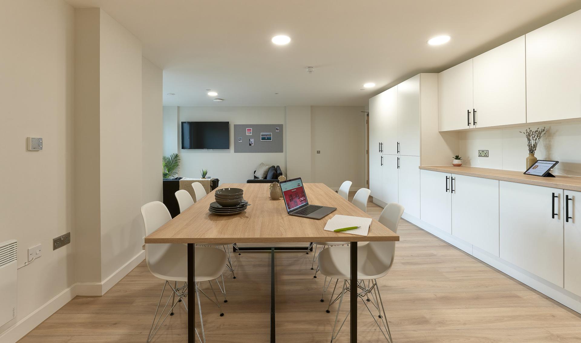 Silver En-Suite - 10