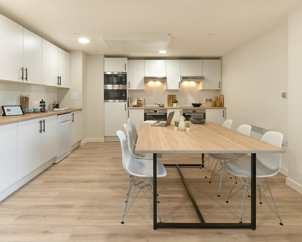  Silver En-Suite  -  Christchurch Road  - Gallery -  4