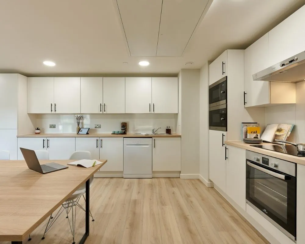  Bronze Plus En-Suite  -  Christchurch Road  - Gallery -  3