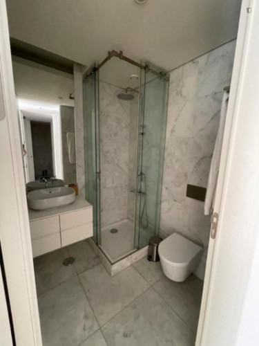 Bright 2-bedroom apartment with a terrace near Avenida metro station