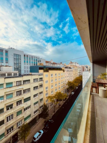 Bright 2-bedroom apartment with a terrace near Avenida metro station - Gallery - 7